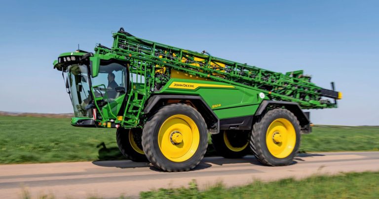 John Deere self-propelled sprayer